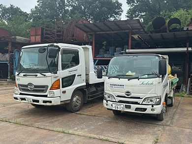 ダンプトラック